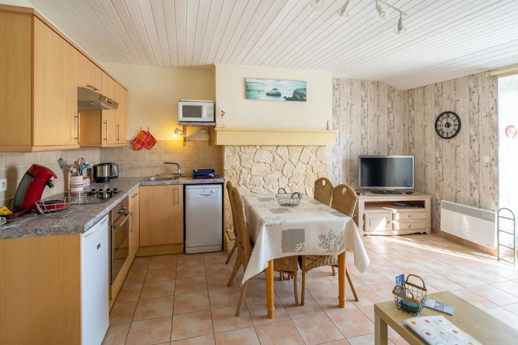 Gites Le Bois Berranger Saint-Urbain  Экстерьер фото